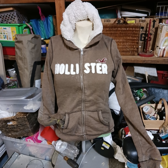 Hollister hoodies ,pullovers ,button ups - Picture 5 of 10